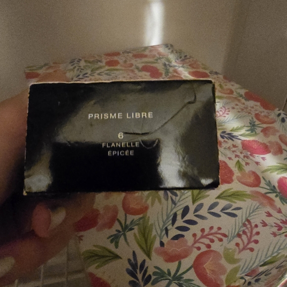 COPY - Givenchy prisme Libre setting powder - Picture 3 of 6